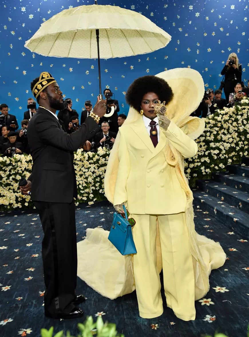 "Siyah Kültürel Mirasın Işıltısı: 2025 Met Gala'da En Etkileyici Stiller"