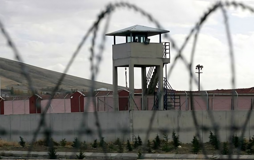 Cezaevlerinde insan hakları ihlalleri: Esengül Demir’e çıplak arama ve kitap yasakları