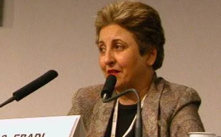 Perdenin Ardındaki Cesaret: Şirin Ebadi’nin Sessiz Sahnesi
